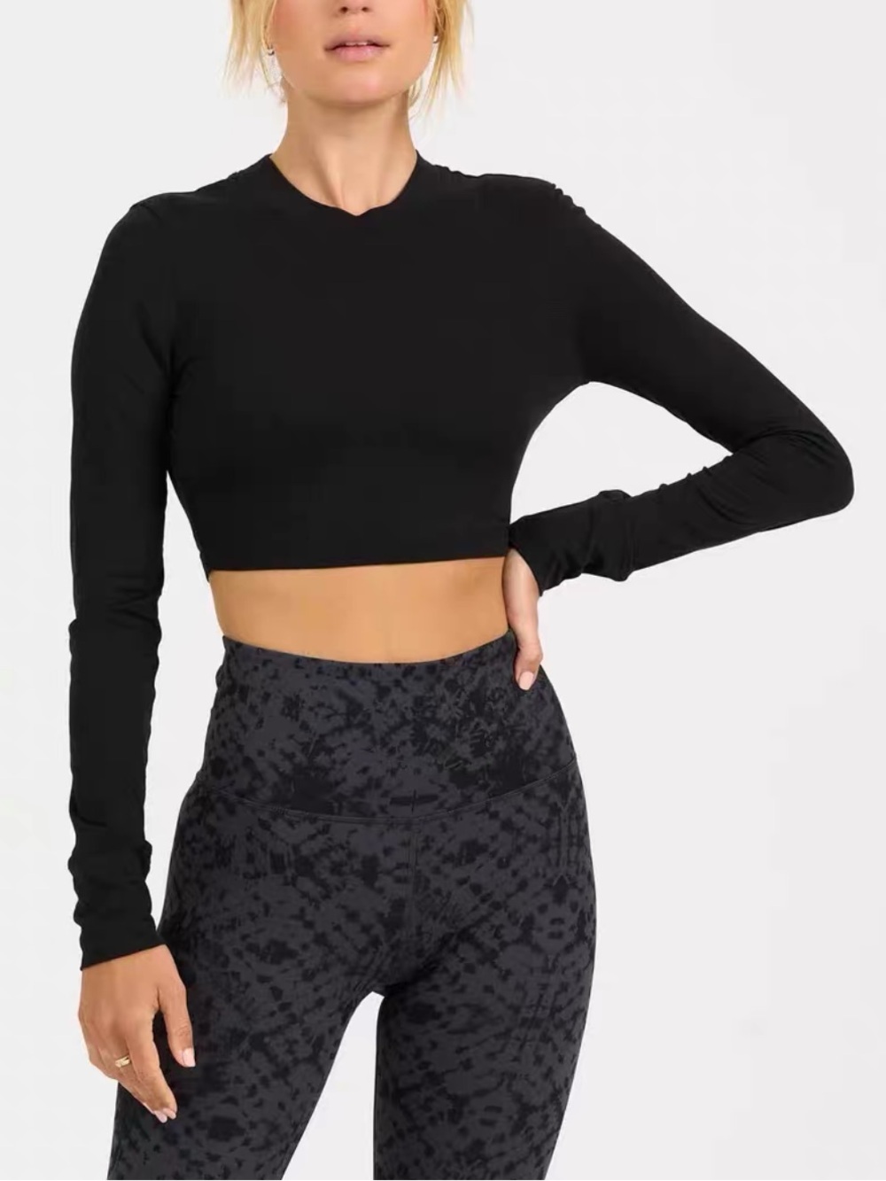 NWOT Vuori Lux Long Sleeve Cropped Mockneck Athleisure Sexy Yoga Top M Black